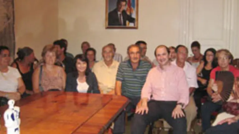  Rafael Louz&aacute;n, durante su visita a la sede del PP en Montevideo.