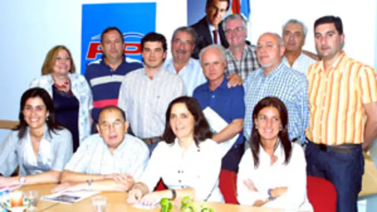  Dirigentes del Partido Popular en Argentina, junto a la comitiva procedente de A Coru&ntilde;a.