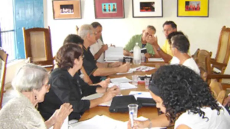  Una de las reuniones de trabajo de la &lsquo;Comunidad Centro Oriental Asturiana&rsquo;.