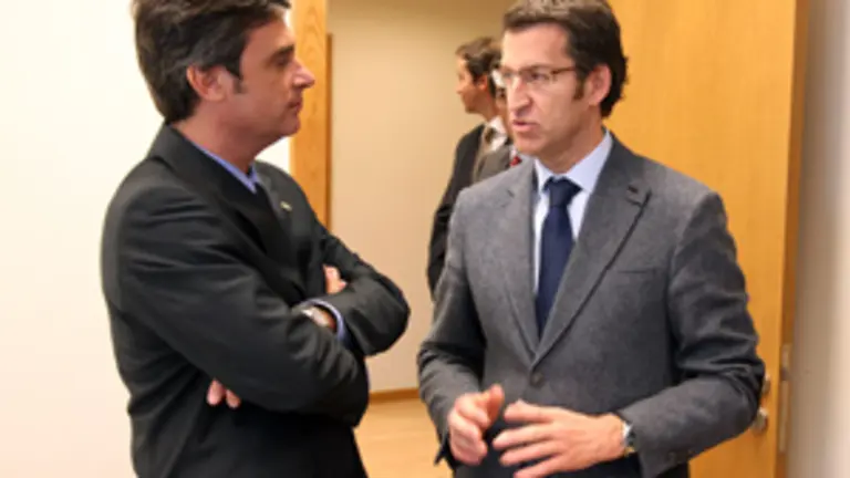  Alberto N&uacute;&ntilde;ez Feij&oacute;o conversa con &Aacute;lvaro Garc&iacute;a, ministro de Econom&iacute;a de Uruguay.