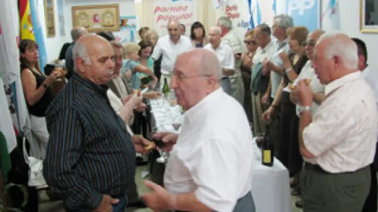  Un momento del festejo en la delegaci&oacute;n del PP en Mar del Plata.