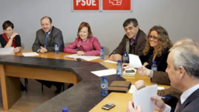  De izqda. a dcha., Barc&oacute;n, Varela, Paj&iacute;n, Pose, Sestayo y V&aacute;zquez, durante la reuni&oacute;n mantenida en Santiago el pasado mi&eacute;rcoles.