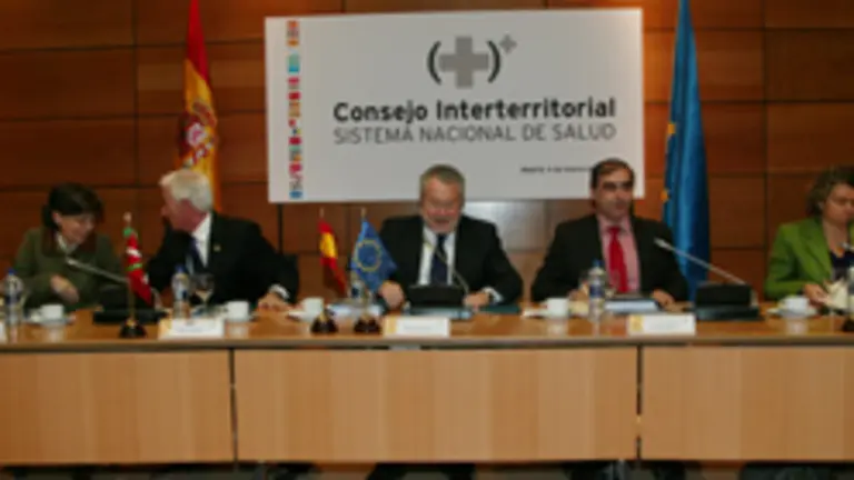  Bernat Soria presidi&oacute; el Pleno del Consejo Interterritorial del Sistema Nacional de Salud.