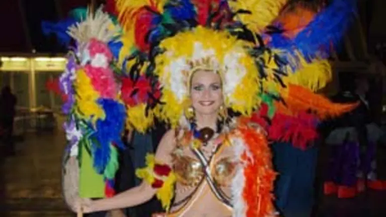  La nueva reina del HCV lució la fantasía ‘Kaina’ durante los Carnavales de Santa Cruz de Tenerife 2009.