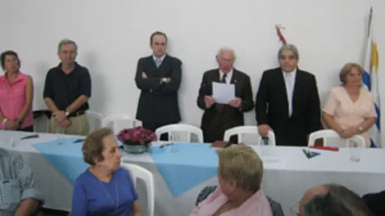  El presidente de la Sociedad, Heliodoro Sierra, se dirige a los asistentes al almuerzo.