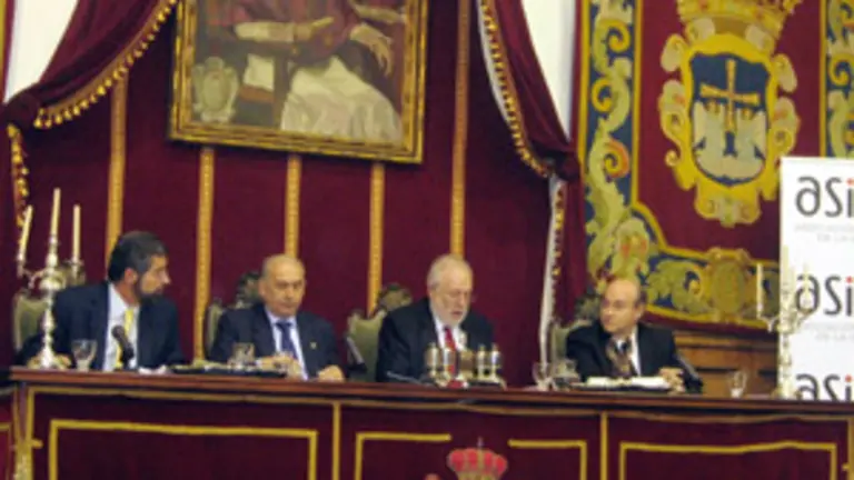  De izda. a dcha.: Carlos de la Fuente, Vicente Gotor, Carlos Berzosa y Carlos Fern&aacute;ndez Collado.