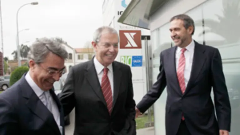  Touri&ntilde;o, entre el responsable del Igape y del conselleiro de Econom&iacute;a.