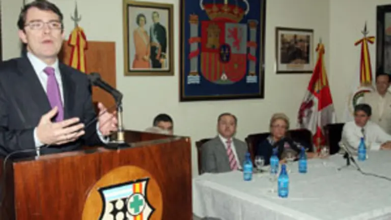  El consejero de Interior de la Junta se mostró orgulloso al ver cómo se cumplen los compromisos adquiridos.