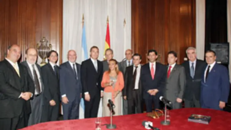 Los diputados de León, con los de Buenos Aires.