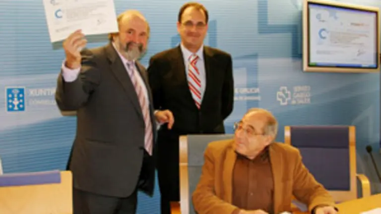  V&iacute;ctor Pedreira recogi&oacute; el certificado de calidad EFQM para la Subdirecci&oacute;n Xeral.