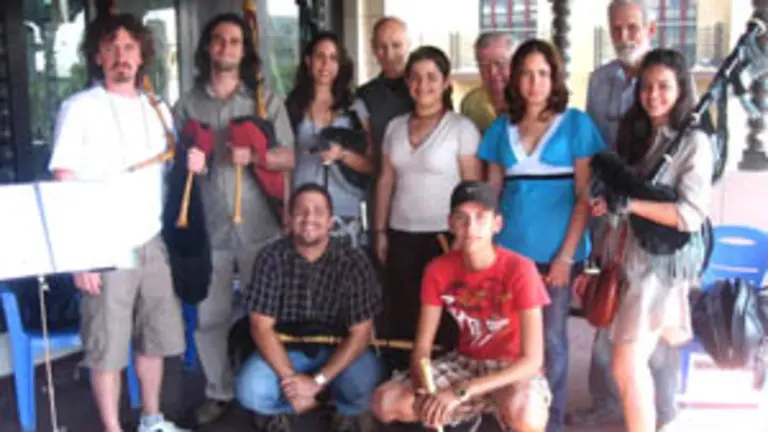 Flavio Rodr&iacute;guez -a la izda.-, con algunos de los participantes en el curso.