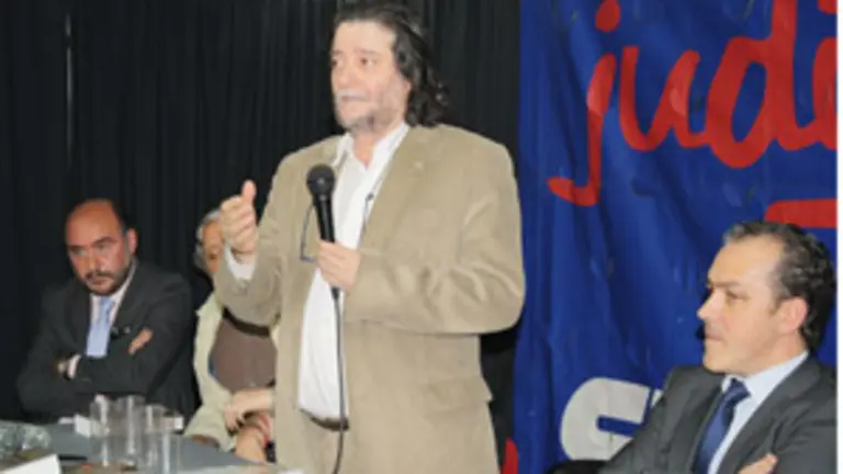  P&eacute;rez Leira, durante la presentaci&oacute;n del libro.