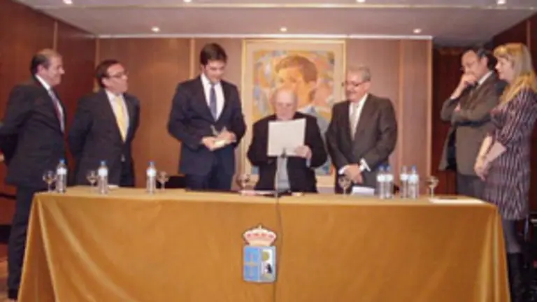   Un momento del acto de la entrega del \'Uruguallo de Bronce\'.