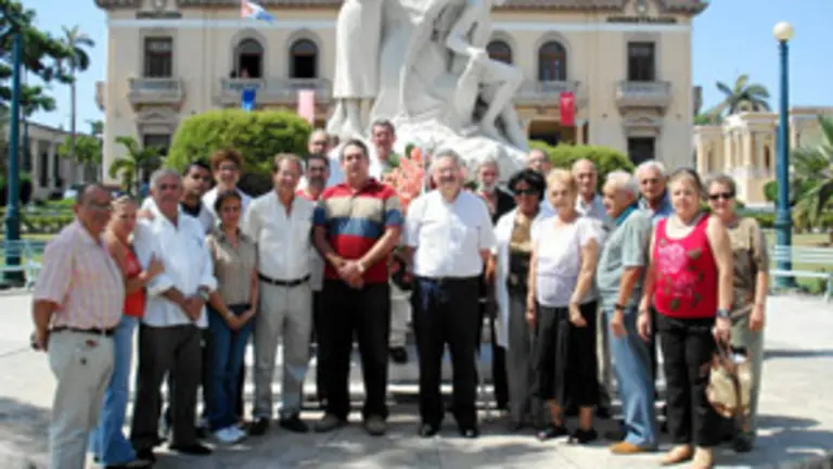  Antonio Trev&iacute;n y directivos asturianos visitaron el Hospital \\\\\\\\\\\\\\\'Quinta Covadonga\\\\\\\\\\\\\\\'.