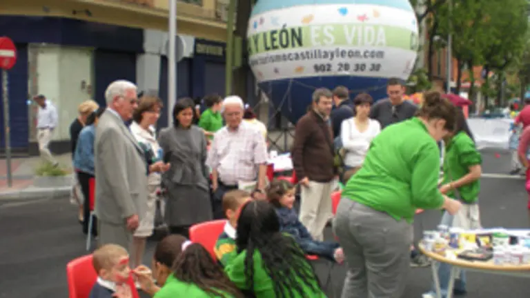  Las actividades preparadas para los niños tuvieron una gran aceptación.