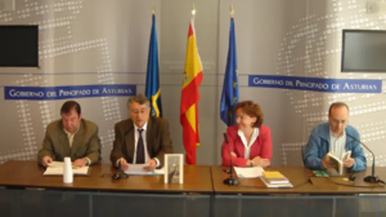  De izda. a dcha., Pablo Manzano, Manuel Fern&aacute;ndez de la Cera, Consuelo Vega y Jos&eacute; Luis Mart&iacute;n.