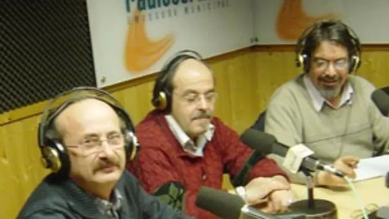  Os responsables do programa &lsquo;Sempre en Galiza&rsquo;, durante a s&uacute;a emisi&oacute;n.