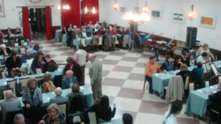  Aspecto que ofrec&iacute;a el sal&oacute;n donde se celebr&oacute; el evento, momentos antes de que se iniciase la cena.