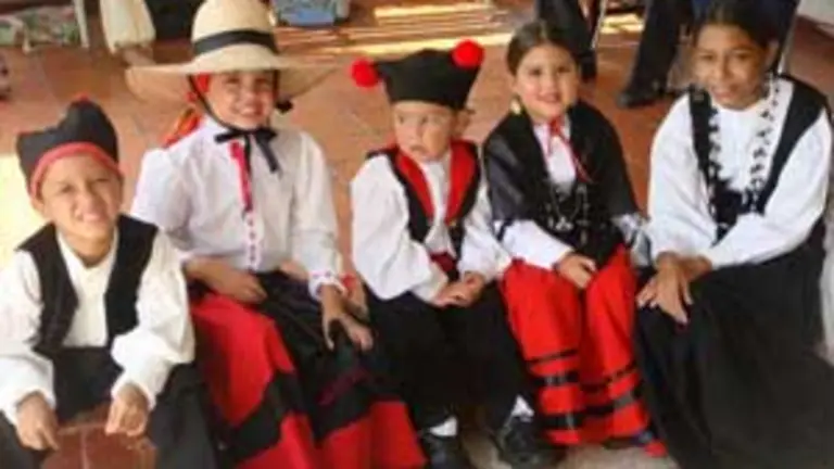  Los m&aacute;s benjamines del grupo &lsquo;Aires Galegos&rsquo; del CGPLC.