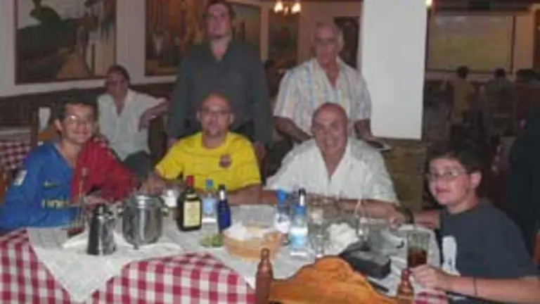 Algunos de los asistentes a la gran noche futbolera.