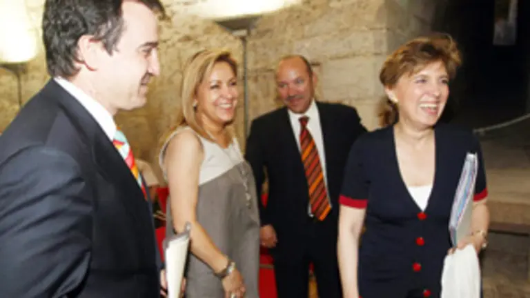  Representantes institucionales, durante un acto de Coopera 2009 en Zamora.