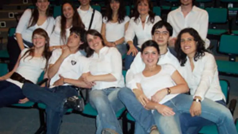  Los integrantes de &lsquo;Leira do Son&rsquo; grabaron su primer CD de m&uacute;sica tradicional gallega en 2004.
