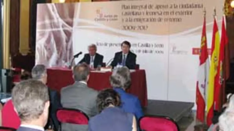  Alfonso Fernández Mañueco, durante la presentación del Plan en Burgos.