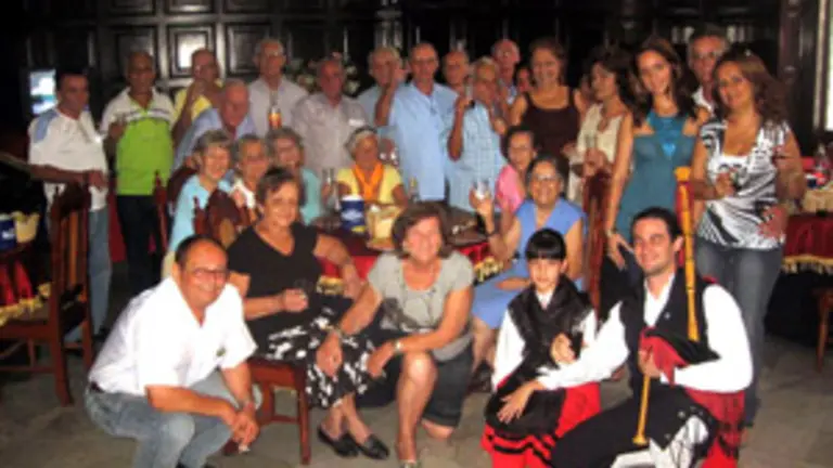  La Pe&ntilde;&aacute; brind&oacute; por el &eacute;xito del Sporting de Gij&oacute;n durante la &uacute;ltima temporada.