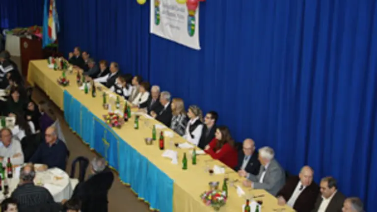 La mesa presidencia reuni&oacute; a las autoridades y representantes de la instituci&oacute;n.