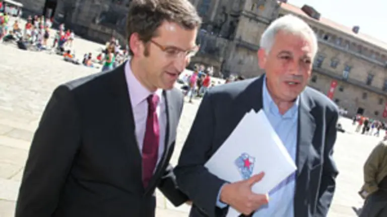  El presidente de la Xunta expuso su propuesta sobre financiaci&oacute;n al l&iacute;der del BNG, Guillerme V&aacute;zquez.