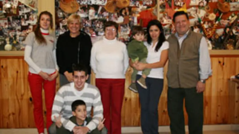  La familia Jamardo: esposa, hijos y nietos de Manuel Jamardo.