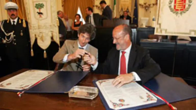  El alcalde de Lecce (Italia), Paolo Perrone, y el alcalde de Valladolid, Francisco Javier León de la Riva.