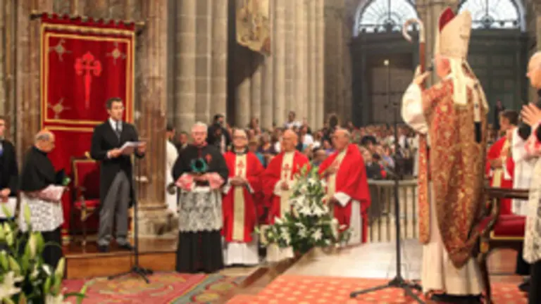  El botafumeiro volvi&oacute; a ser protagonista en la ceremonia de la Ofrenda al Ap&oacute;stol.