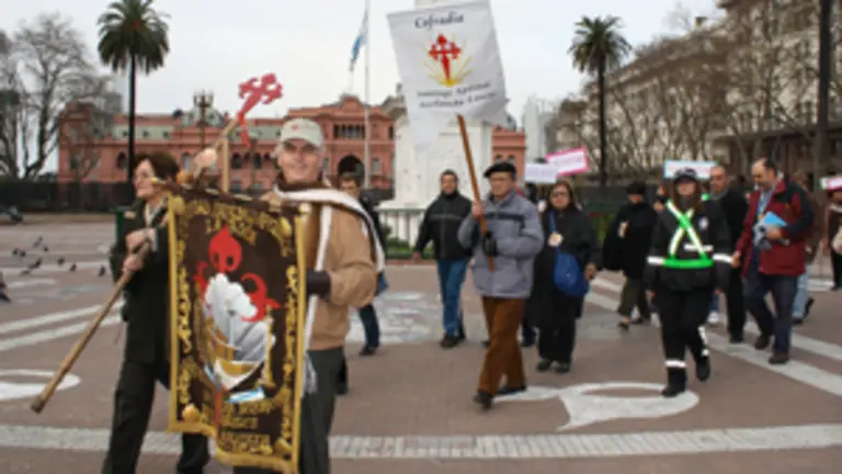  Procesi&oacute;n por el casco hist&oacute;rico, Plaza de Mayo, Casa Rosada y Catedral Metropolitana.