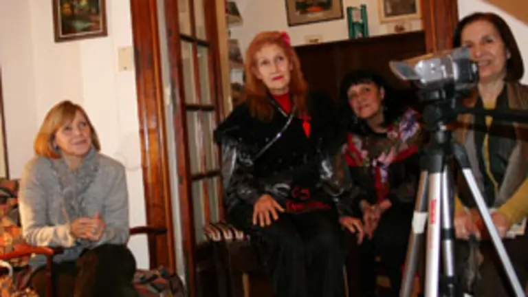 Una c&aacute;mara iba registrando cada detalle de la reuni&oacute;n.