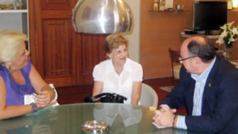 Enrique Martín, junto a María Esther Guimó.