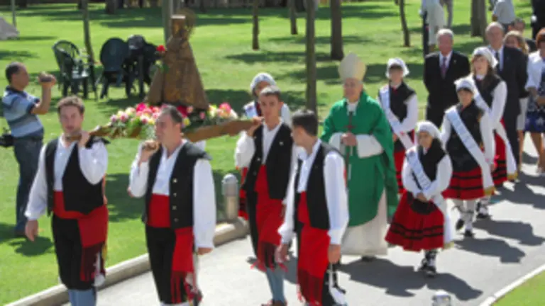  La Virgen de Covadonga no falt&oacute; a su tradicional cita en procesi&oacute;n.