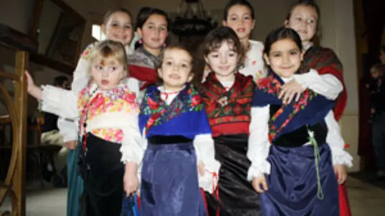  Grupo infantil Covadonga del Centro Asturiano.