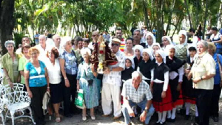 La Santina fue agasajada por la comunidad asturiana en Cuba. 