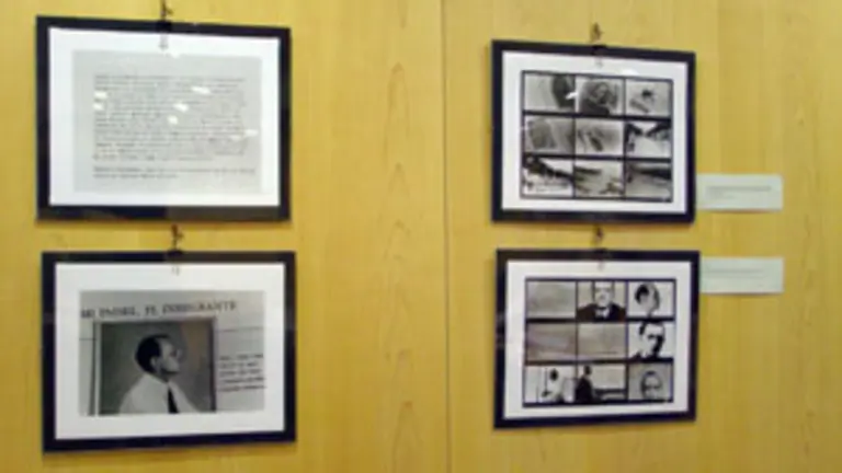 El p&uacute;blico puede observar material perteneciente a su &aacute;lbum familiar.