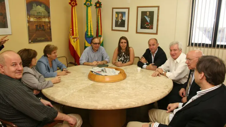 El secretario xeral, reunido con la junta directiva del Hospital Espa&ntilde;ol de R&iacute;o. 