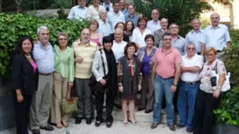 Directivos de la Confederación posan junto a los ponentes de las jornadas de trabajo celebradas recientemente en Madrid.