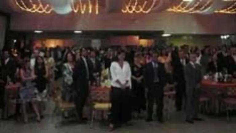  Los numerosos asistentes que acudieron al 54&ordm; Aniversario del CAC, celebrado el 25 de octubre del pasado a&ntilde;o, al entonar &lsquo;Asturias Patria Querida&rsquo;.