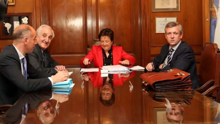 De izda. a dcha., Santiago Camba, El&iacute;as Fern&aacute;ndez Pato, Pilar Farjas y Alfonso Rueda, poco antes de la reuni&oacute;n del Patronato de la Fundaci&oacute;n Galicia Sa&uacute;de. 