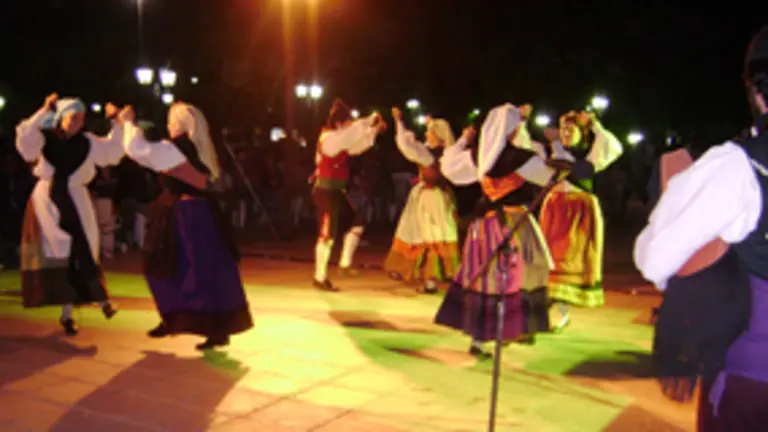  El Ruxideru, durante su actuaci&oacute;n.