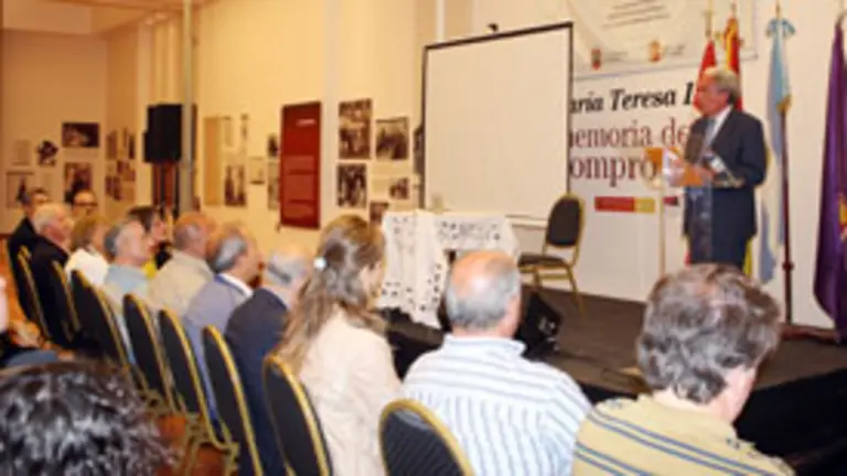  Juan Carlos Aparicio, alcalde de Burgos, en su intervención en la conferencia sobre la figura de María Teresa León.