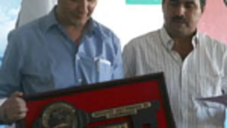  Gamallo recibi&oacute; las chaves del municipio de Champerico, en Guatemala.