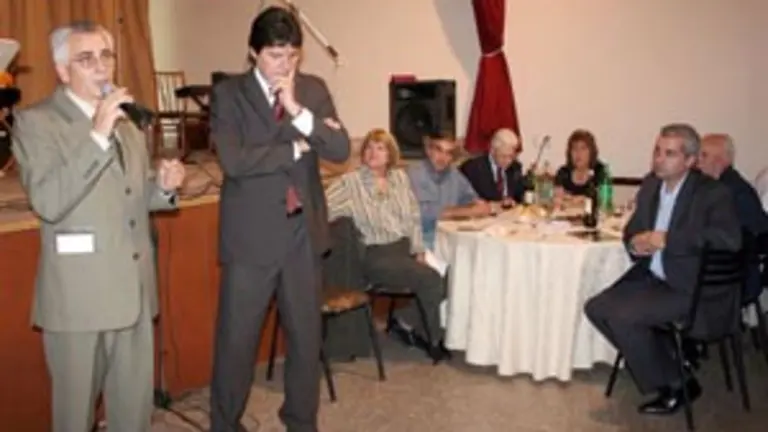  El presidente de la Sociedad, Jes&uacute;s Iglesias, nombra Socio Honorario a Jos&eacute; Manuel Besteiro.