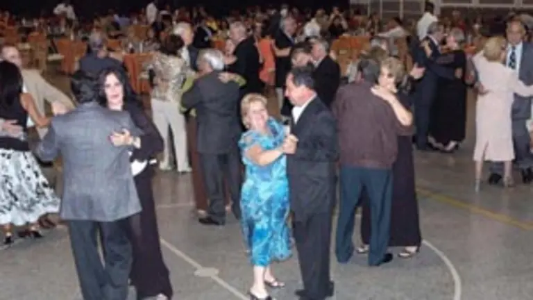 Una de las fiestas navide&ntilde;as del Grupo Uni&oacute;n, celebrada en la Pista Techada de la HGV.