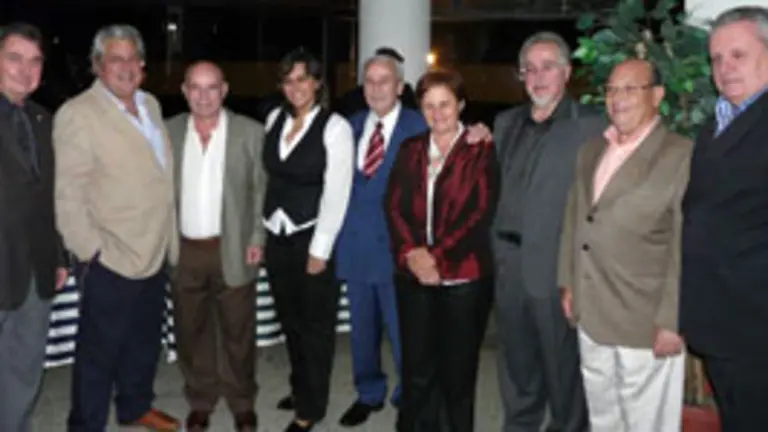 La consejera de Presidencia, Mar&iacute;a Jos&eacute; Ramos, con Ana Rivas, durante su visita a Venezuela. 